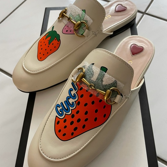 Gucci Strawberry Princeton Mules. - Picture 3 of 4